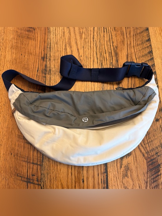 lululemon athletica Handbags - Lululemon 3 Tone Sling Bag Belt Bag Nylon Hiking Traveling Purse Everyday
